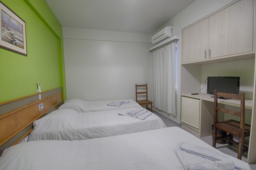 Hotel Lawrence
